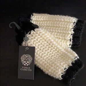 Vince Camuto Cable knit wrist warmers